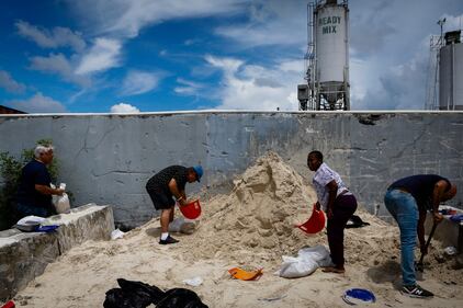 Scorte e protezioni: gli Usa si preparano all'arrivo dell'uragano Dorian 4