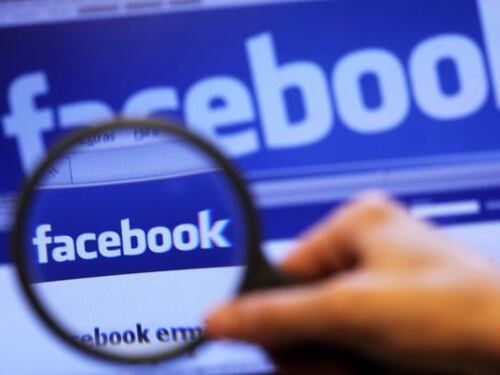 Facebook "spia" le chat private e segnala i cybercriminali