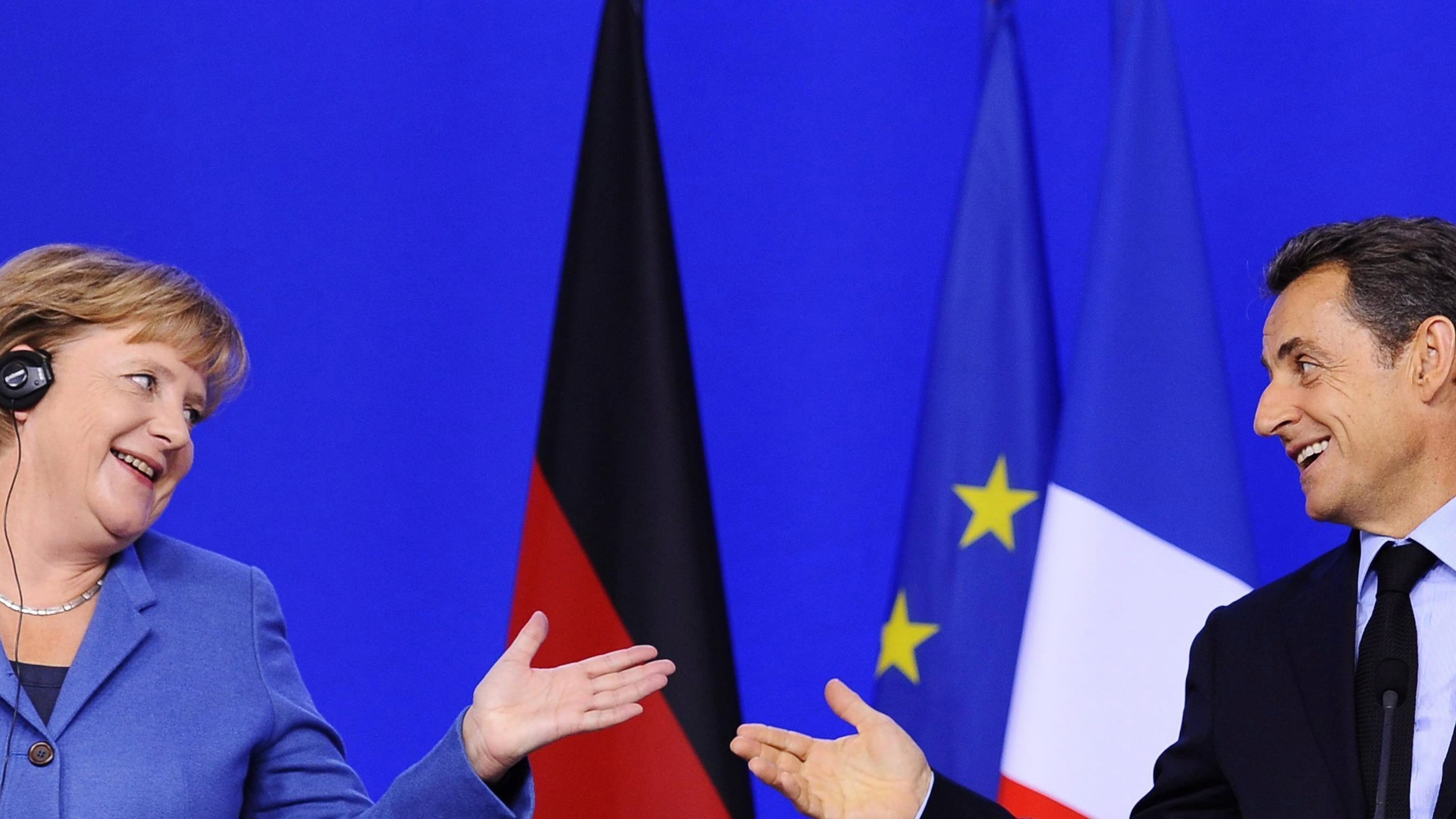 Sarkozy senza vergogna offende Berlusconi. "Fummo io e la Merkel a farlo dimettere. Il problema era lui"