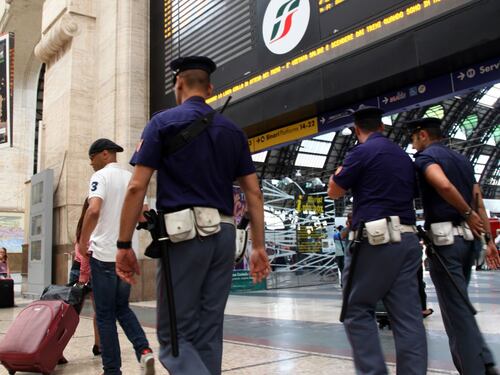 Terrorismo, raffica di arresti. Ma nessun islamico denuncia