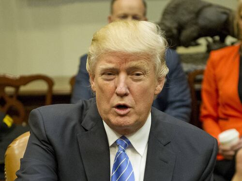 Trump fa sparire la versione in spagnolo dal sito della Casa Bianca