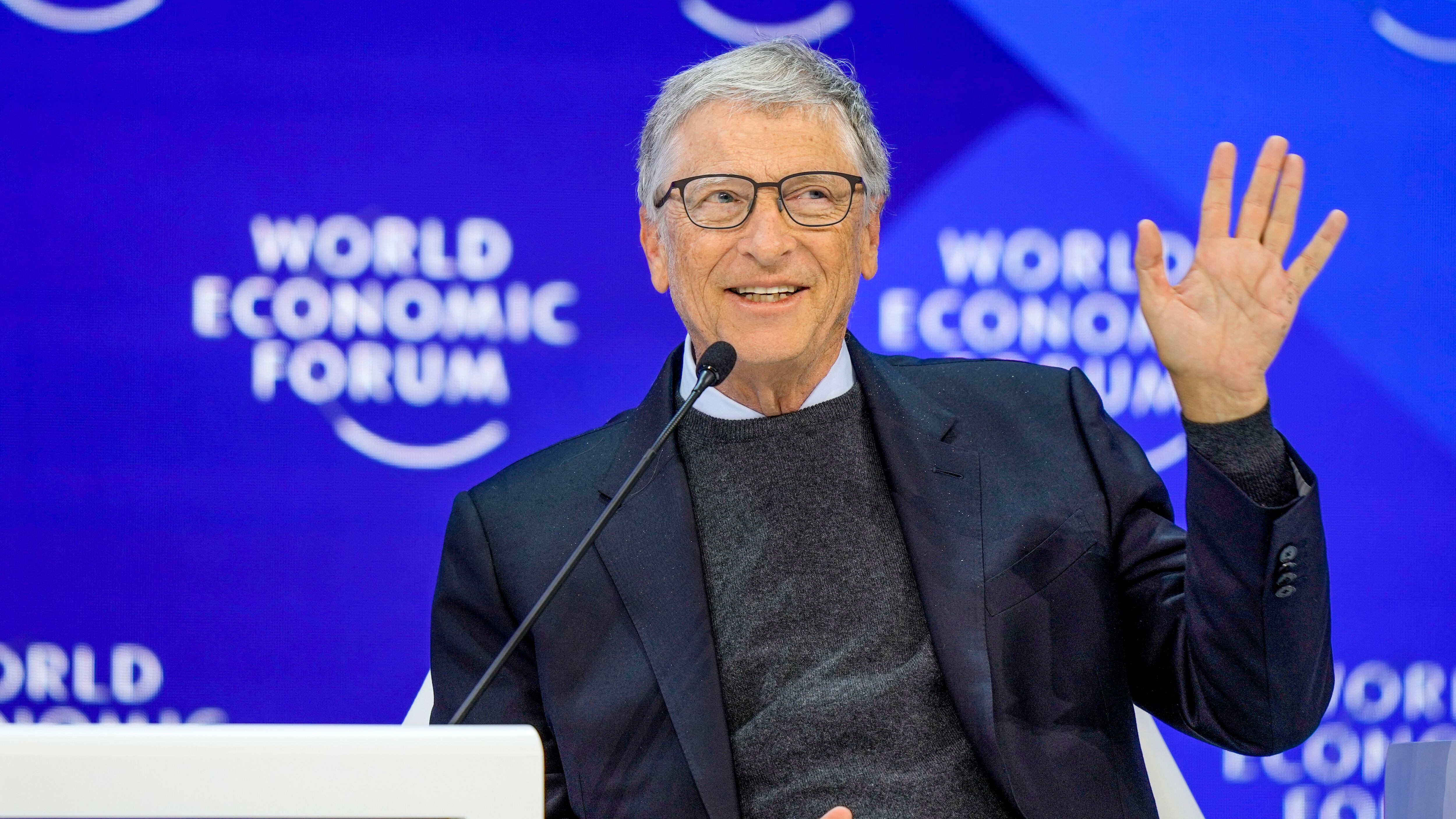 "Lavoreremo solo 2 giorni": cosa non torna sulla profezia di Bill Gates