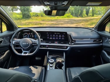 Kia Sportage HEV gallery: guarda le foto della prova su strada 16