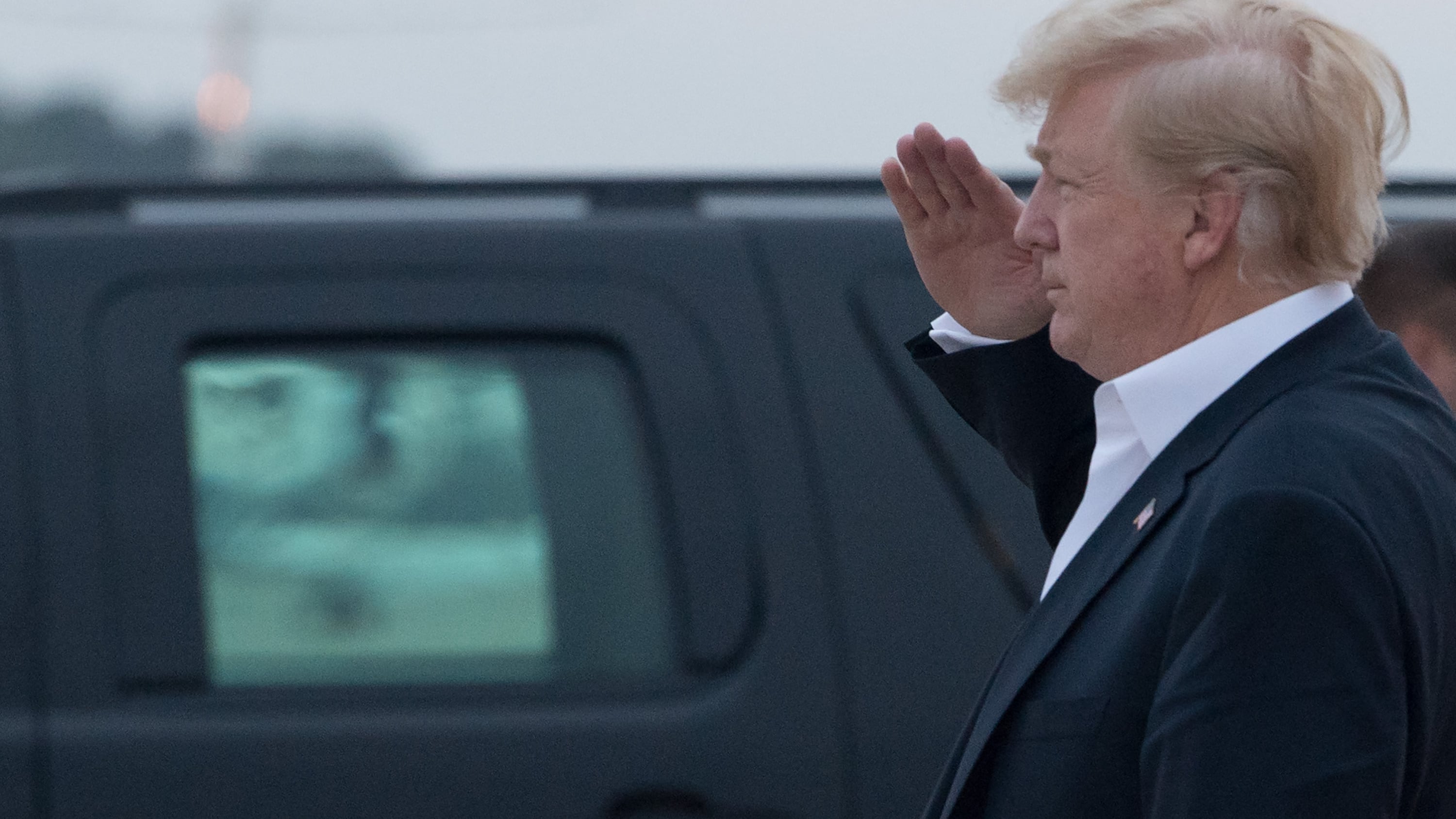 Trump va alla carica dell'Ue: "Non saremo invasi come voi"