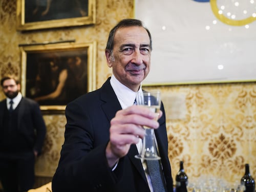 Date un premio a Lady Scippo, le sparate di Sala e Gaza: quindi, oggi...