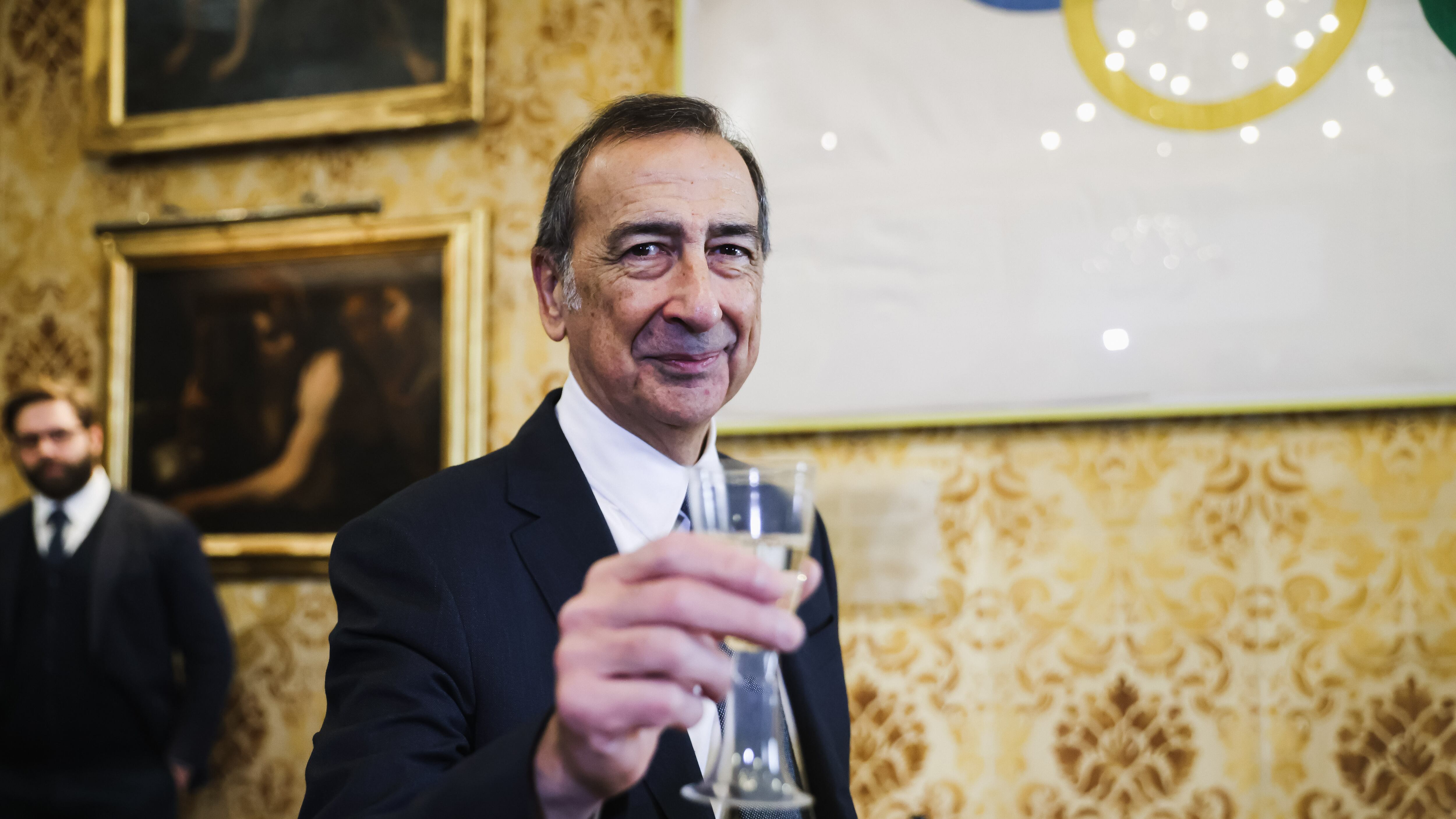 Date un premio a Lady Scippo, le sparate di Sala e Gaza: quindi, oggi...