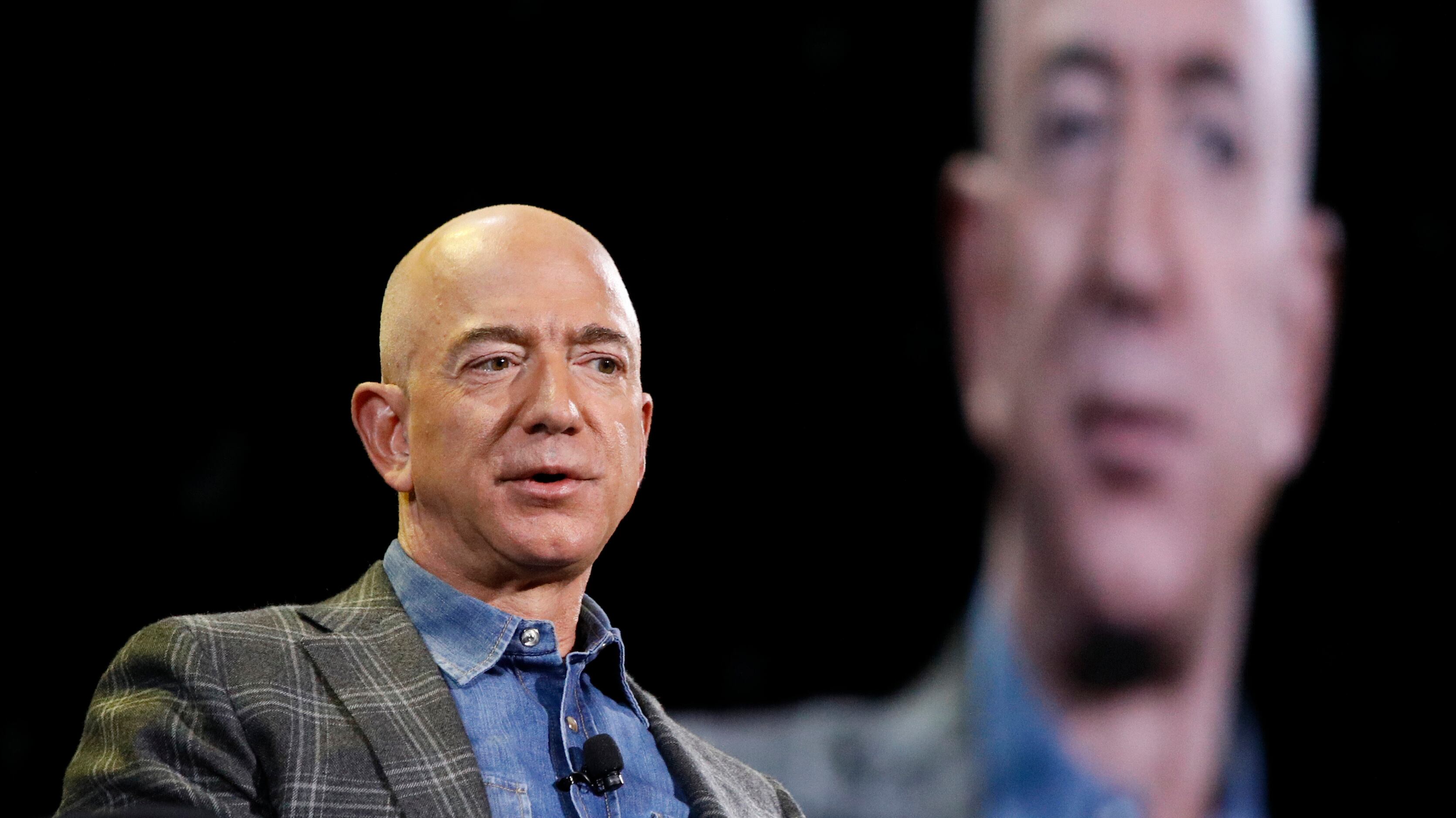 Ora Amazon dica quanto paga gli operai cinesi