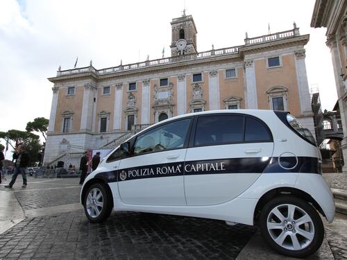 Roma come Codogno, vigili urbani con il megafono per far rispettare il decreto