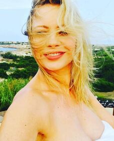 Anna Falchi esplosiva su Instagram 2