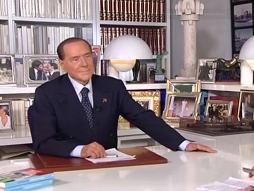 Berlusconi: "L'Italia è a un bivio. Noi siamo l'unica alternativa a Grillo"
