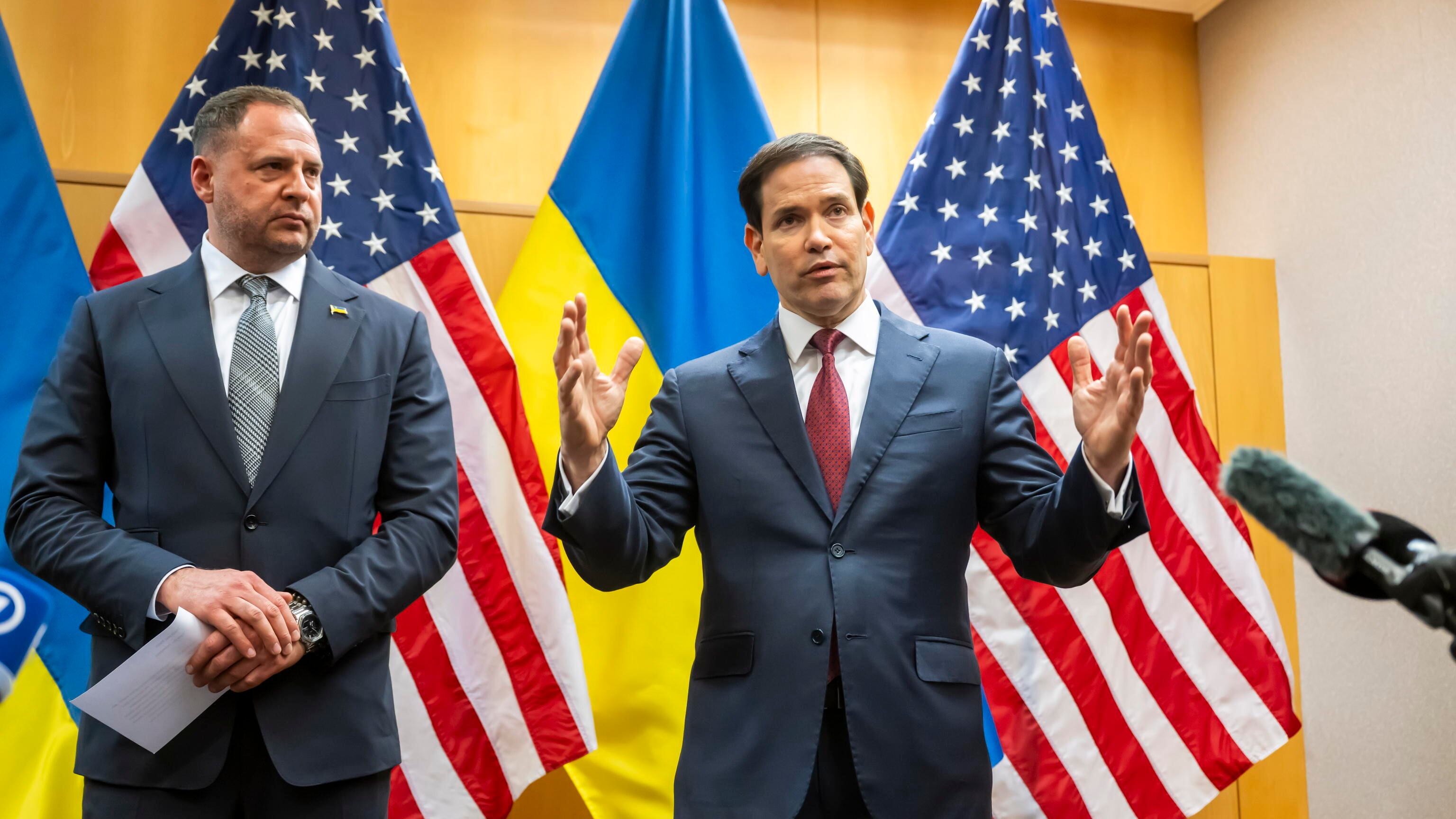 Nuovo piano Usa-Ucraina in 19 punti. Raid vicino al confine Nato: jet rumeni in volo
