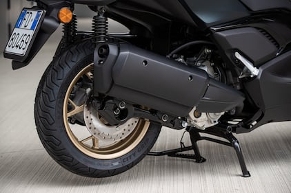 Yamaha XMAX 300 Tech Max: guarda la gallery 20