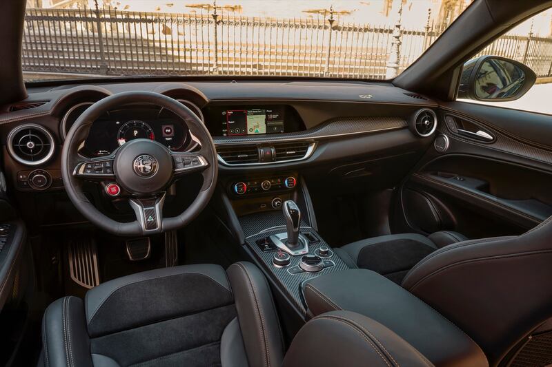 Nuova Alfa Romeo Stelvio Quadrifoglio 2023: guarda la gallery del restyling 13