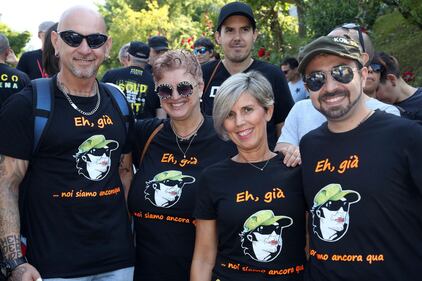 I fan di Vasco Rossi fuori la casa di Verrucchia 2