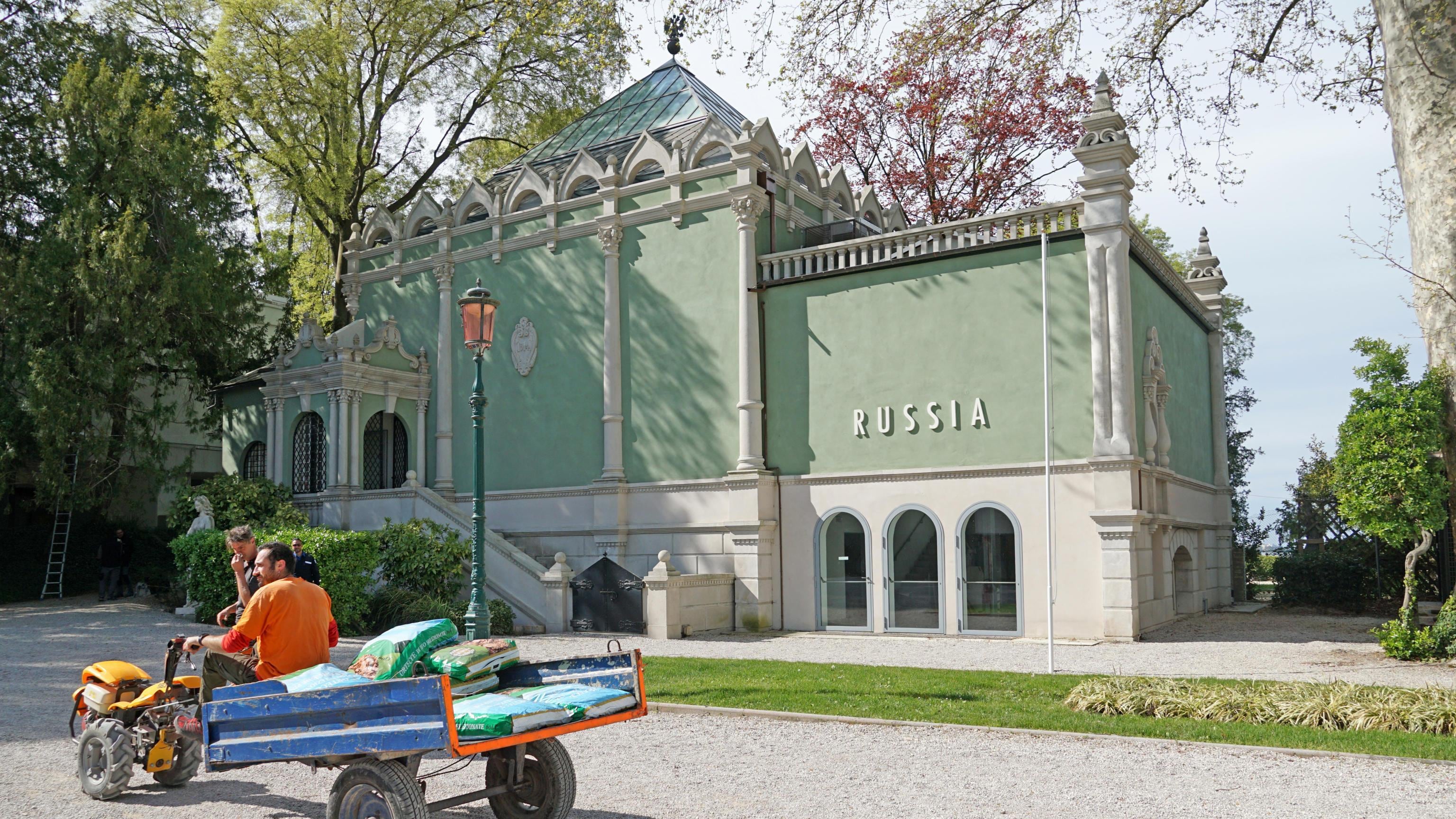 Biennale, la replica dopo la seconda lettera della Commissione Ue: "Rispettate tutte le norme". Salvini: "Nessun padiglione è escluso"