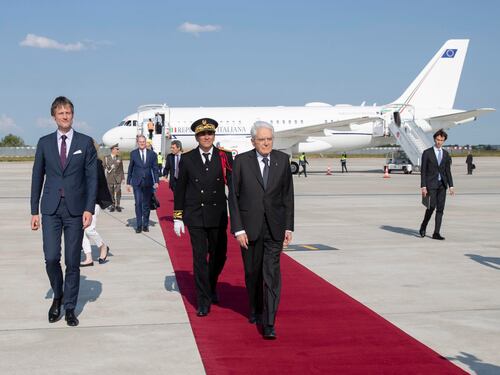 Mattarella firma la pace con Macron