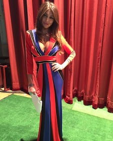 Cristina Buccino hot, il maglione è trasparente 9