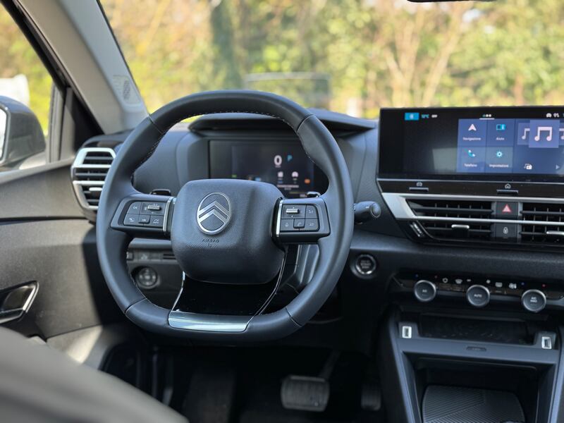 Citroen C4 X 2025: guarda la gallery del crossover coupè, anche ibrido 20