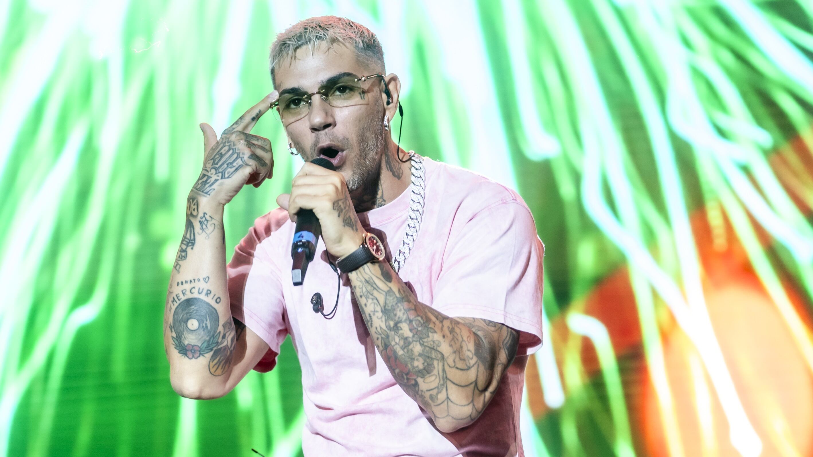 L'arsenale, i rapporti con Lucci e il pestaggio al Meazza: Emis Killa indagato nell'inchiesta Ultrà