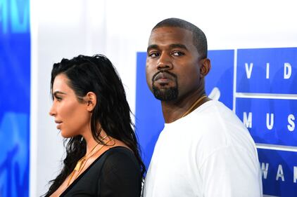 Kim Kardashian sexy in spiaggia 4