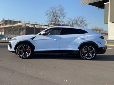 Lamborghini Urus SE: guarda la gallery del nuovo super-SUV da 800 CV 6