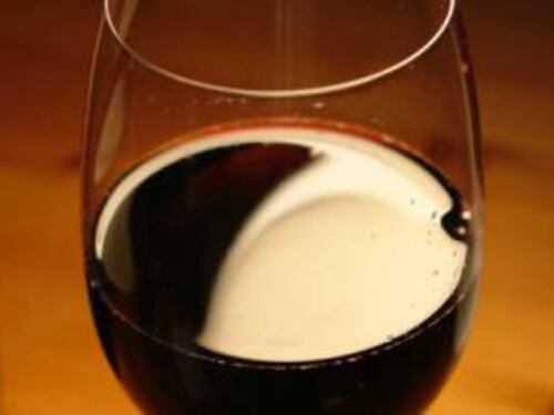 Vino adulterato, quattro aziende sequestrate nel Salento