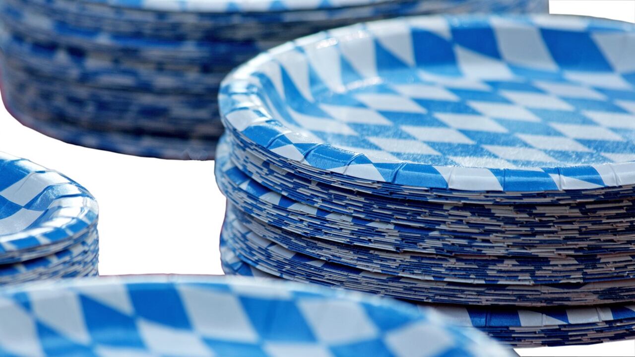 I piatti di plastica finiscono nella stretta dell'Europa