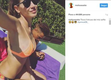 Melissa Satta: selfie sexy in costume 2