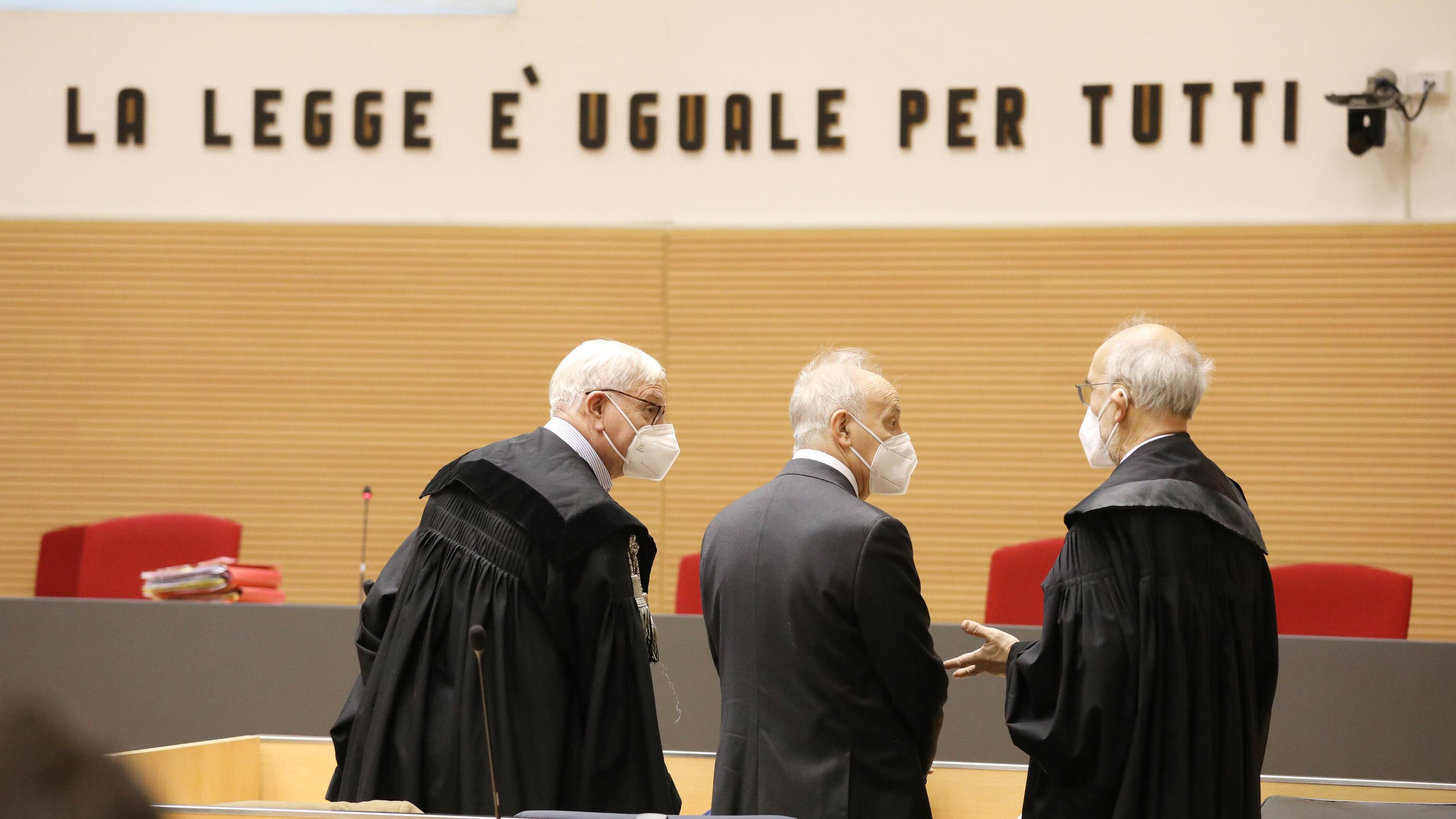 Davigo debutta dall'altra parte. "Ora si comporti da imputato"