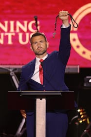 Il lungo addio a Charlie Kirk in Arizona 3