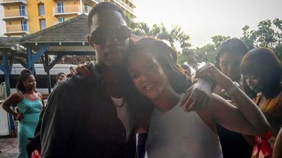 Morto il cugino di Rihanna: è stato ucciso in una sparatoria