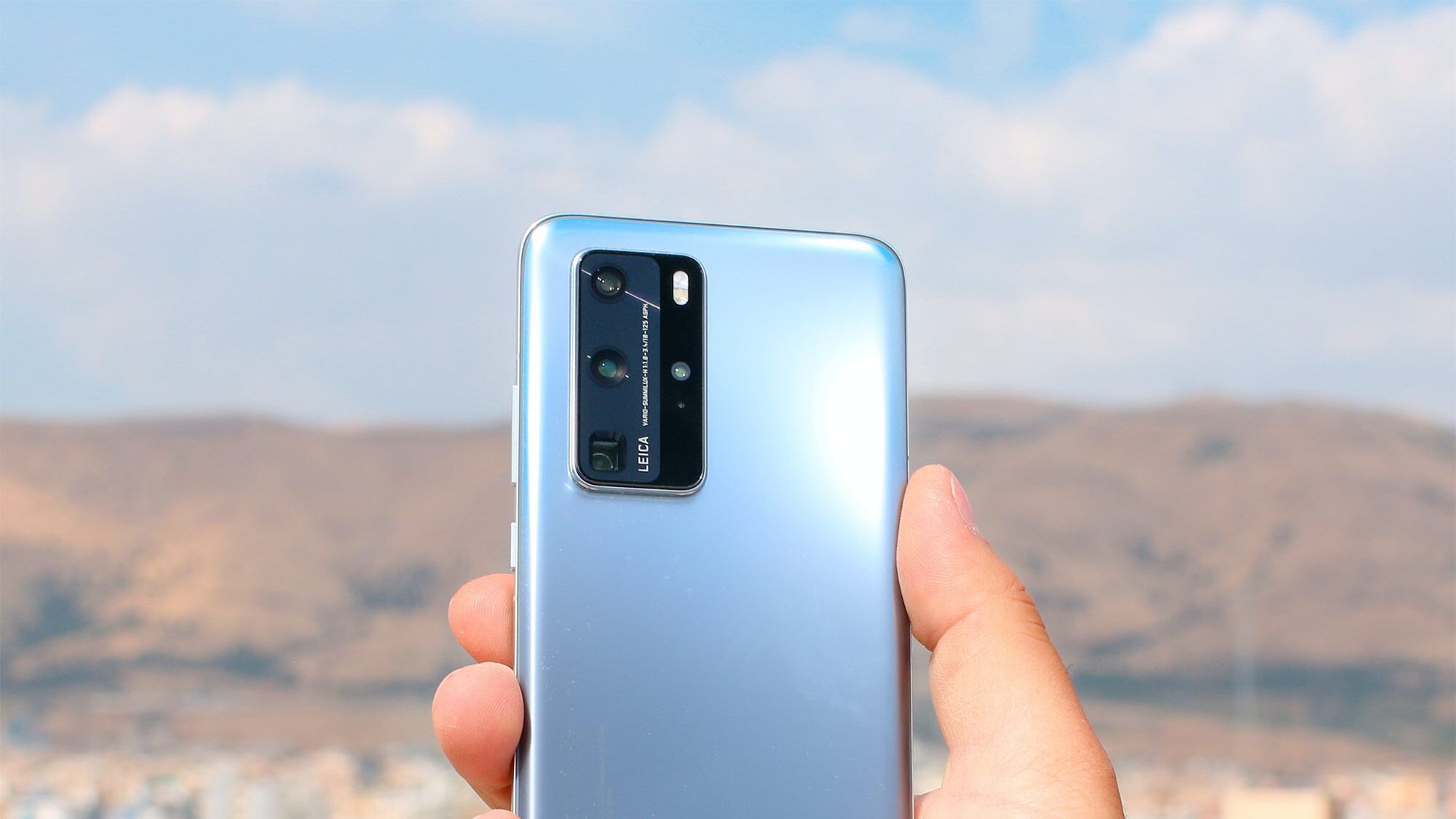 Vetro graffiato dello smartphone? Huawei inventa la miscela "magica"