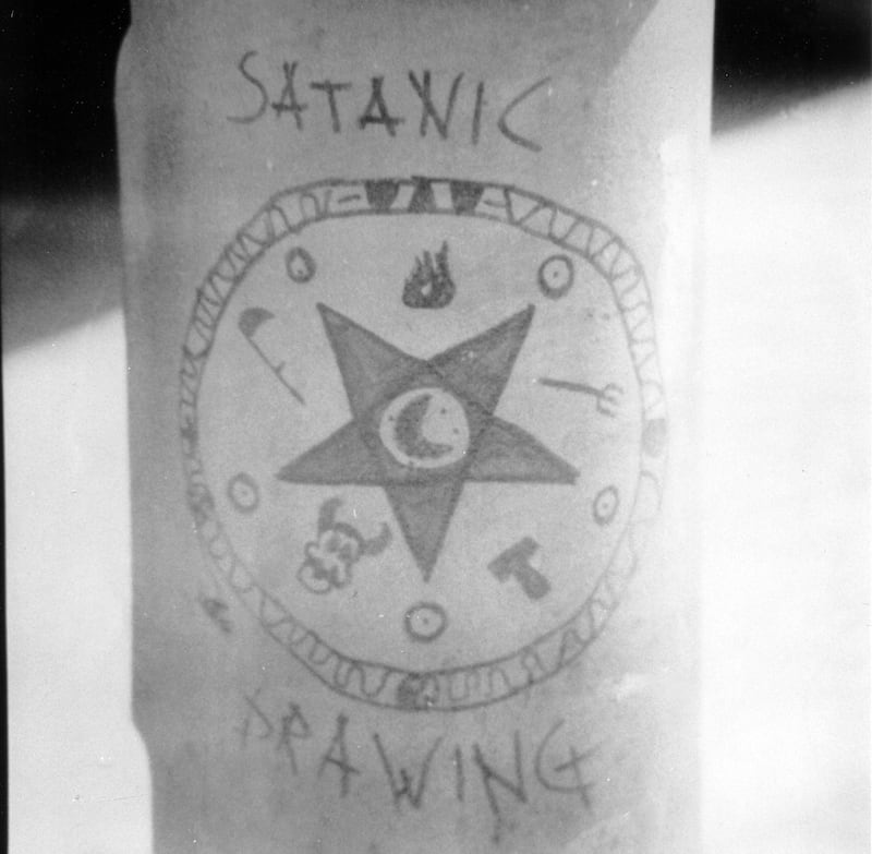Una delle suppellettili sataniche trovate a Castelluccio dei Sauri