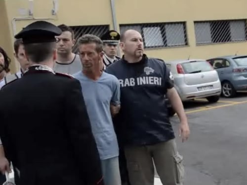 Perquisita la casa di Bossetti: nel mirino degli inquirenti i biglietti d'amore e le figure