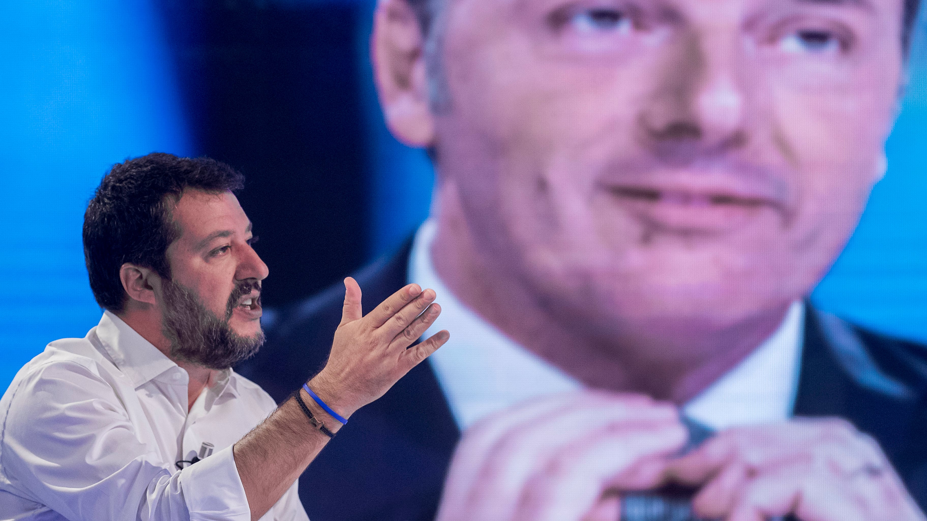 "Quota 100 nel 2022", "Riposati". Guerra sulle pensioni