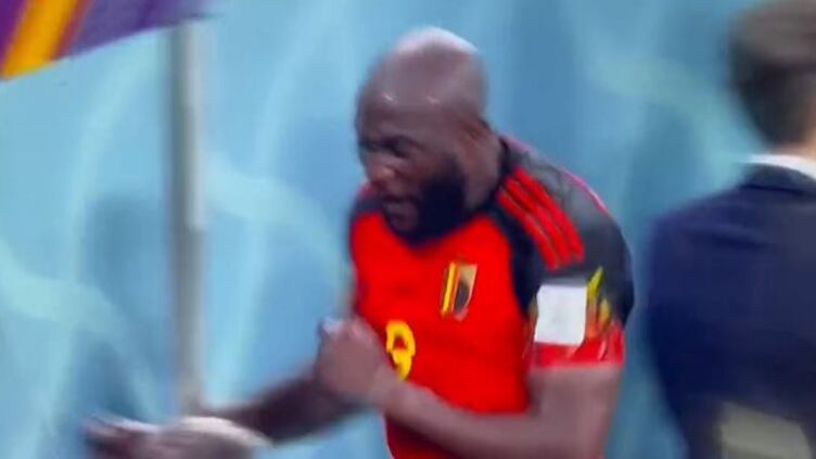 Lukaku, le lacrime e poi la rabbia: pugno contro la panchina