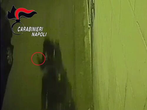 Spararono contro i carabinieri, acciuffato 27enne pronto a fuggire
