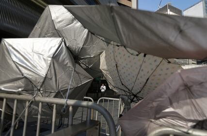 Hong Kong, continua la protesta  3