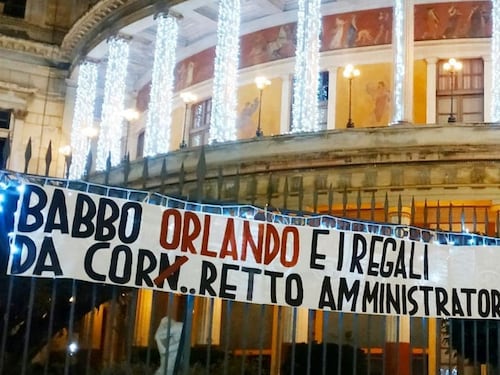 Striscioni contro Orlando: "Si ricorda dei migranti e dimentica i palermitani"