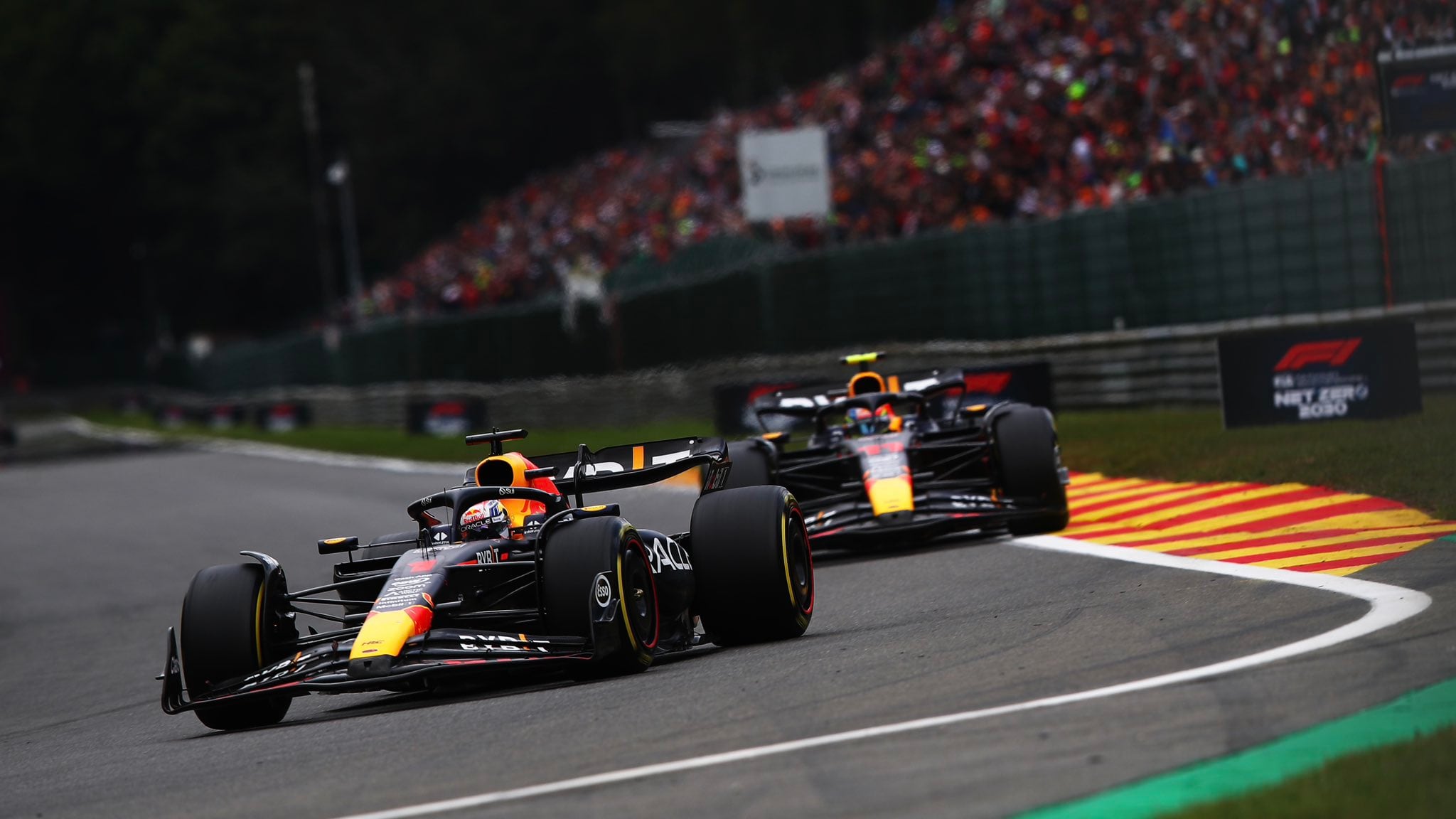 F1, Verstappen inarrestabile anche in Belgio. Leclerc terzo, Sainz out