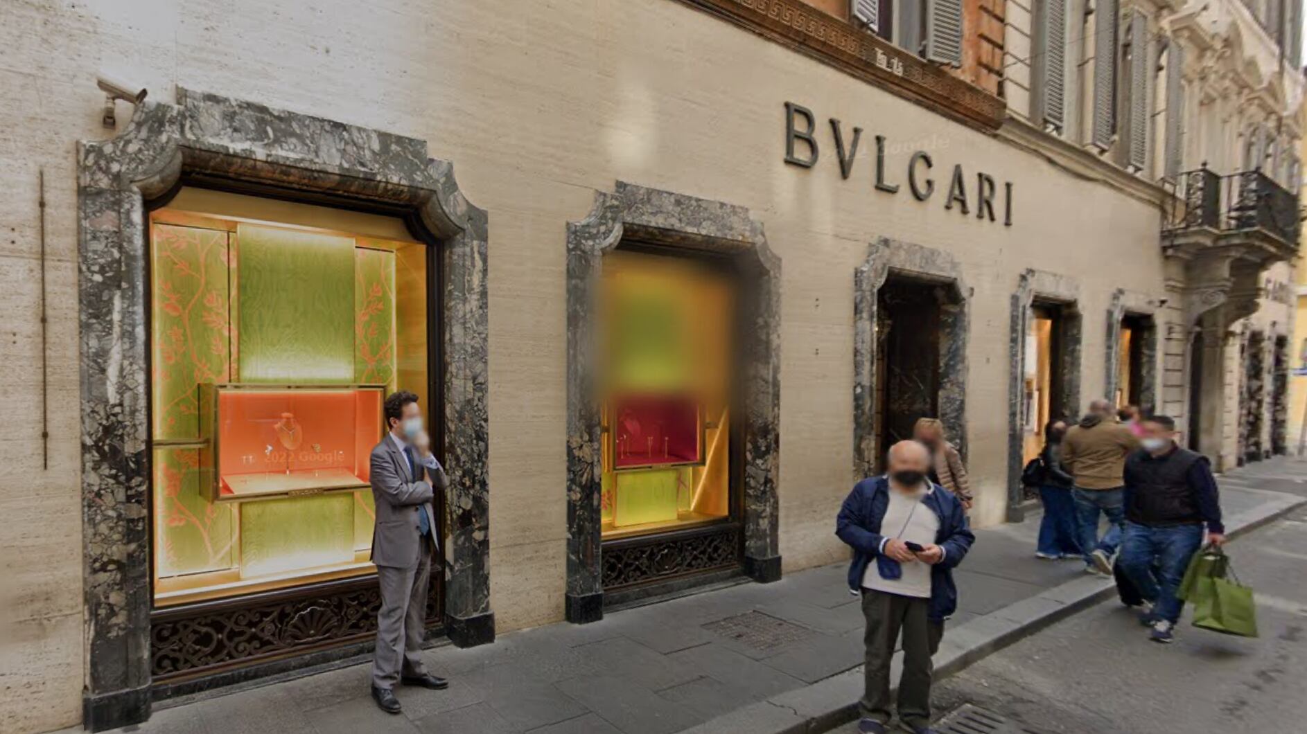 Il seminterrato e il buco nella parete: furto da 500mila euro da Bulgari