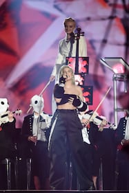 Mtv Ema 2017, i look più sexy 11