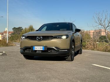 Mazda MX-30 2024: guarda la gallery del crossover elettrico giapponese 3