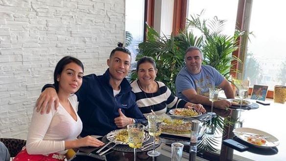 Scoppia la guerra in casa Ronaldo? Cala il gelo tra Georgina e la suocera