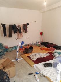 Calabria, bengalesi per cento euro al mese, vivevano in condizioni precarie 4