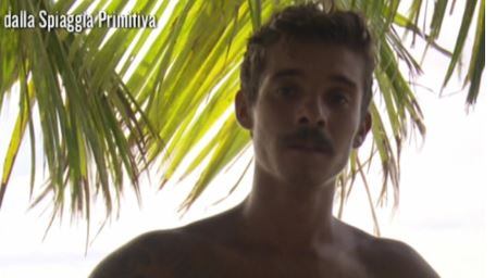 Isola dei Famosi, Moreno perde al televoto, ma rimane in gioco. Il pubblico protesta