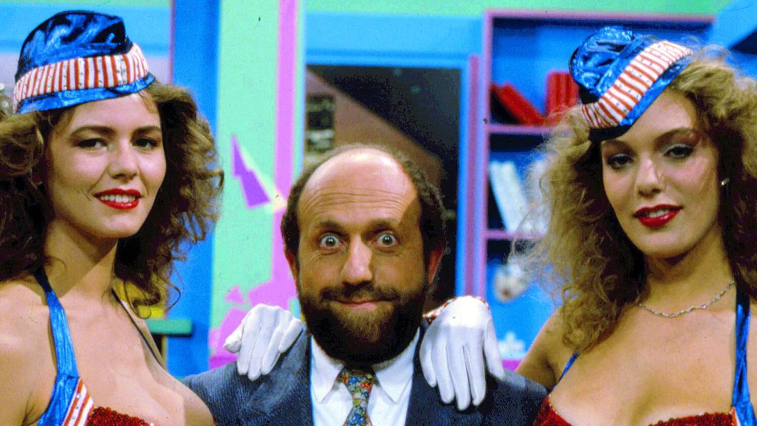 Il comico di "Drive in" insegna a sorridere con i libri di Guareschi