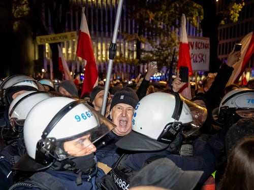 Polonia, la guerra per la Corte costituzionale: Nawrocki sfida Tusk, il Paese sull’orlo di una crisi istituzionale