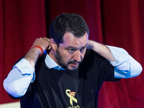 Salvini: "Affondare i barconi è guerra? Partiamo"