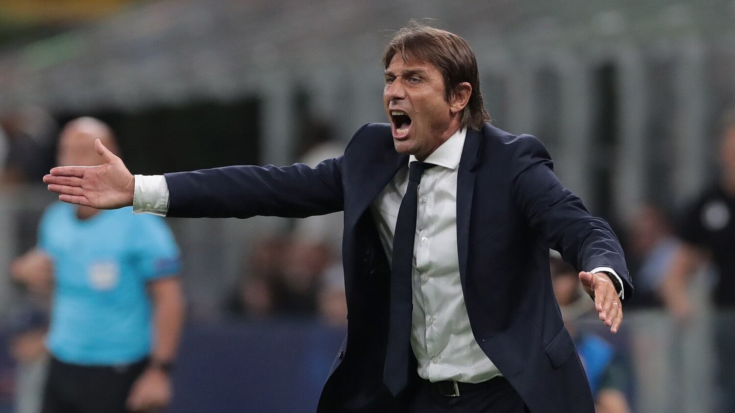 Juventus, i tifosi vogliono togliere la stella di Conte. Agnelli contrario